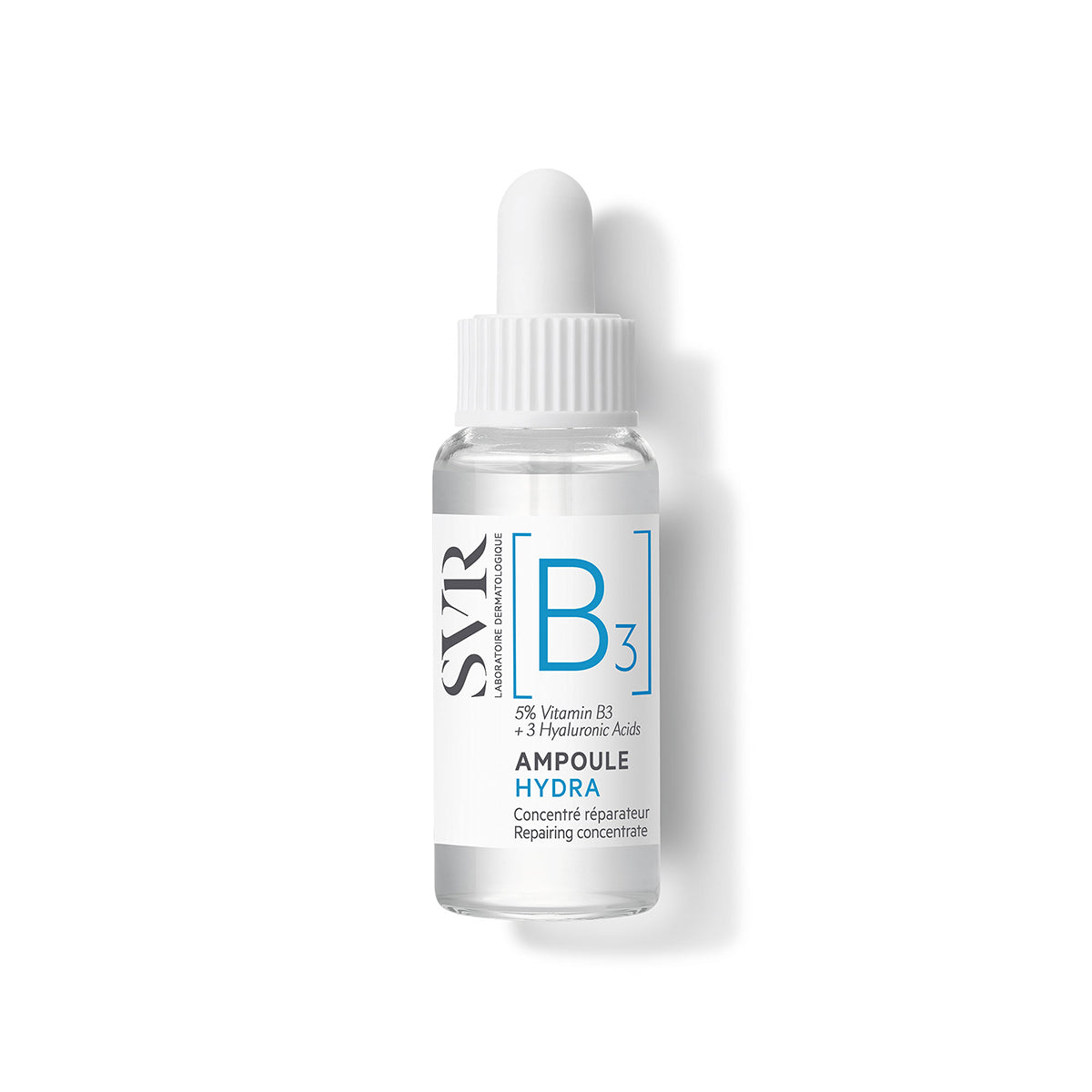 Szklana buteleczka serum SVR Ampoule Hydra z pipetą, zawierająca witaminę B3 i kwas hialuronowy na białym tle.