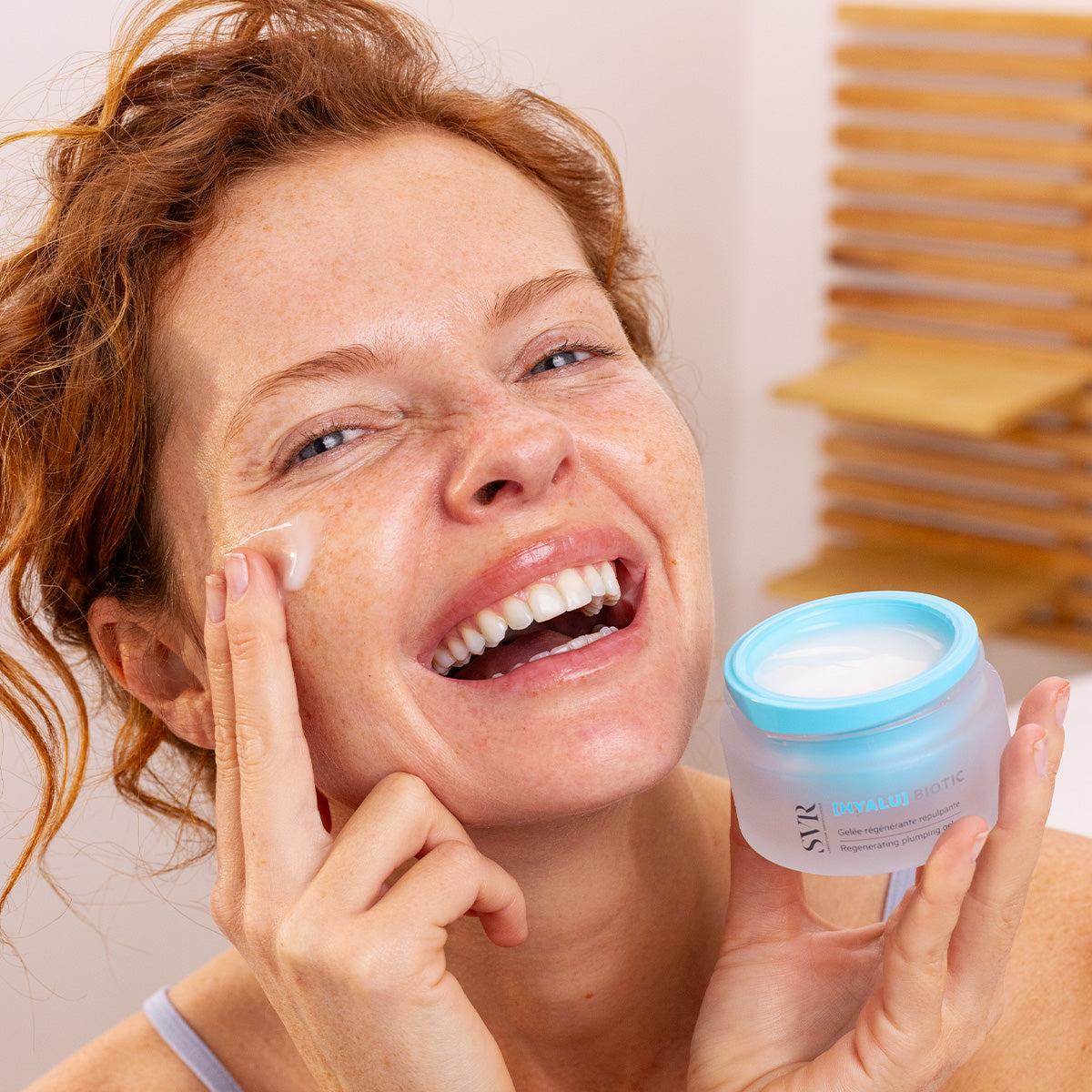 ZESTAW PRZECIWZMARSZCZKOWY HYALU BIOTIC 50ML + C-EYE BIOTIC 15ML W CHABROWEJ KOSMETYCZCE